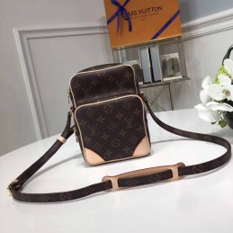 Replica Louis Vuitton Camera Bag